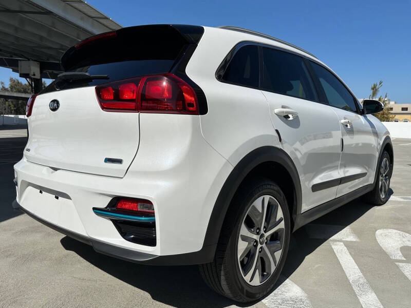 2021 Kia Niro EX - Photo 11