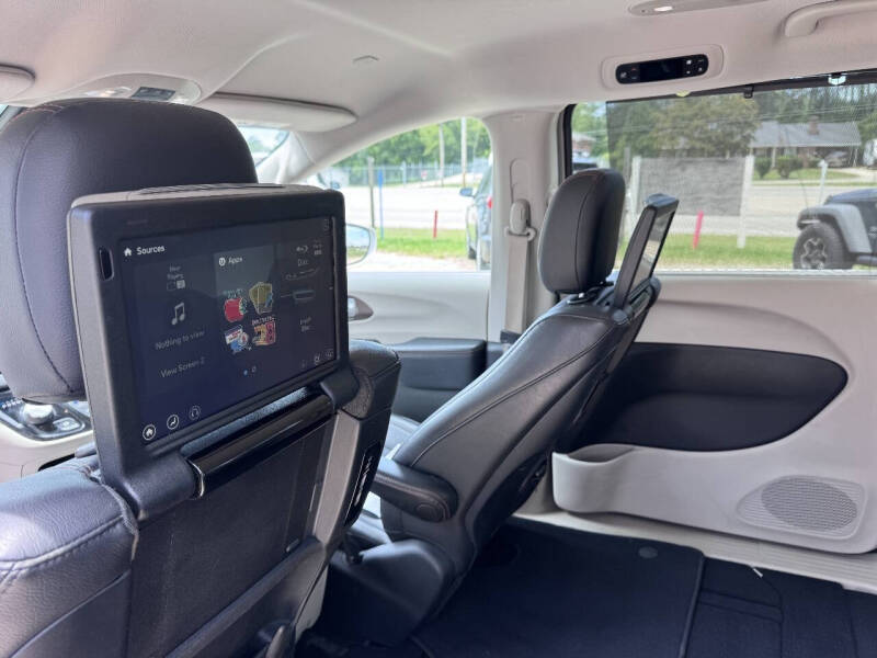 2017 Chrysler Pacifica Touring-L Plus