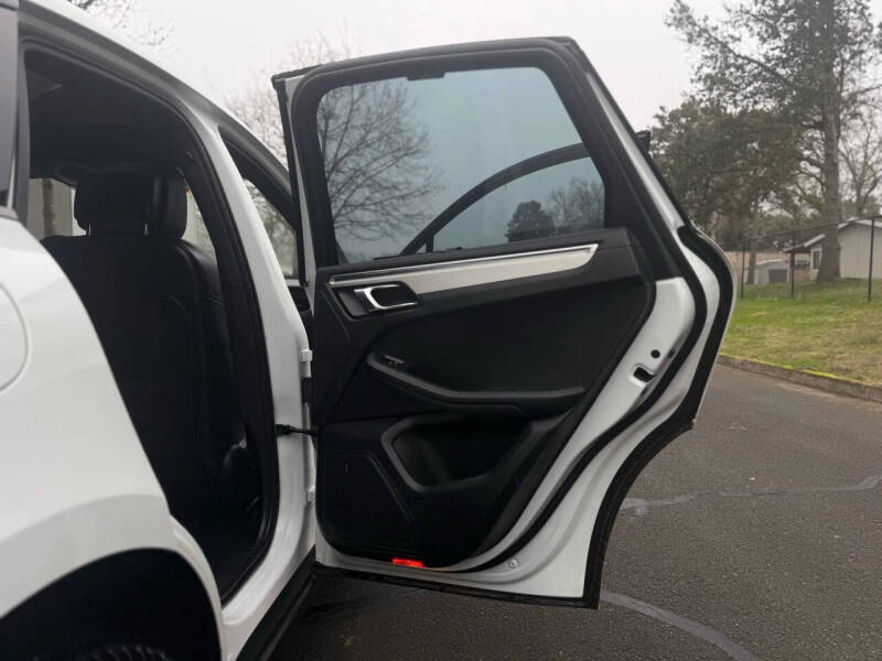 2017 Porsche Macan S