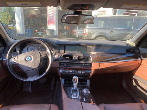2011 BMW 5 Series 528i