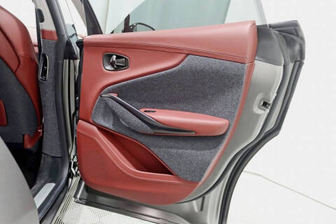 2021 Aston Martin DBX