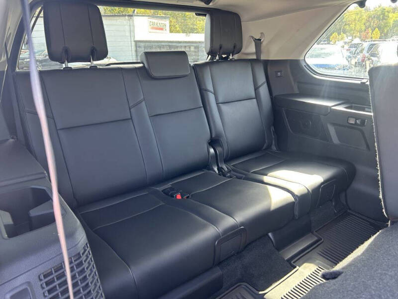 2023 Toyota Sequoia SR5