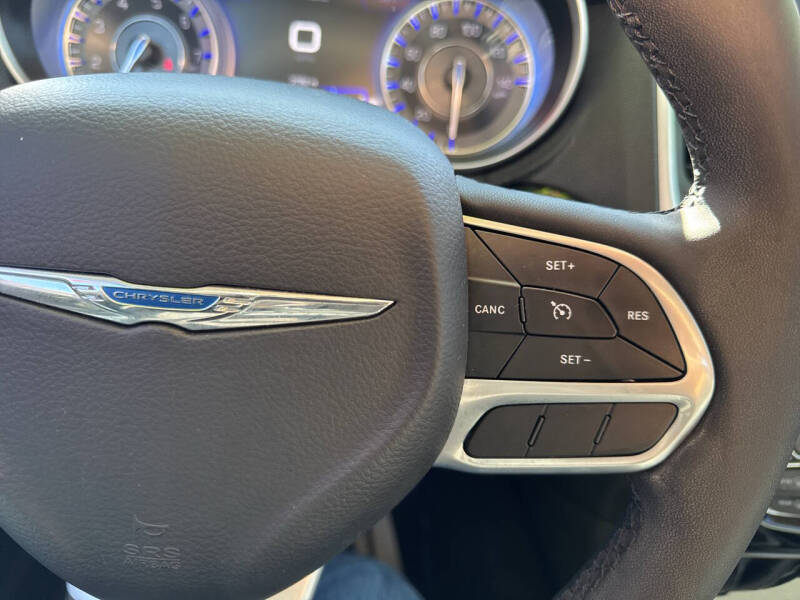 2023 Chrysler 300 Touring