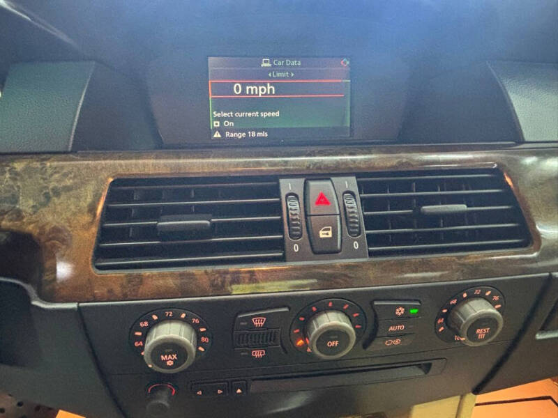 2004 BMW 5 Series 530i