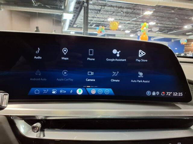 2024 Cadillac LYRIQ Luxury 1