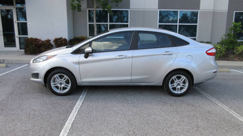 Used 2019 Ford Fiesta SE with VIN 3FADP4BJ3KM113635 for sale in Largo, FL