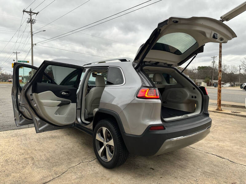 2020 Jeep Cherokee Limited photo 13