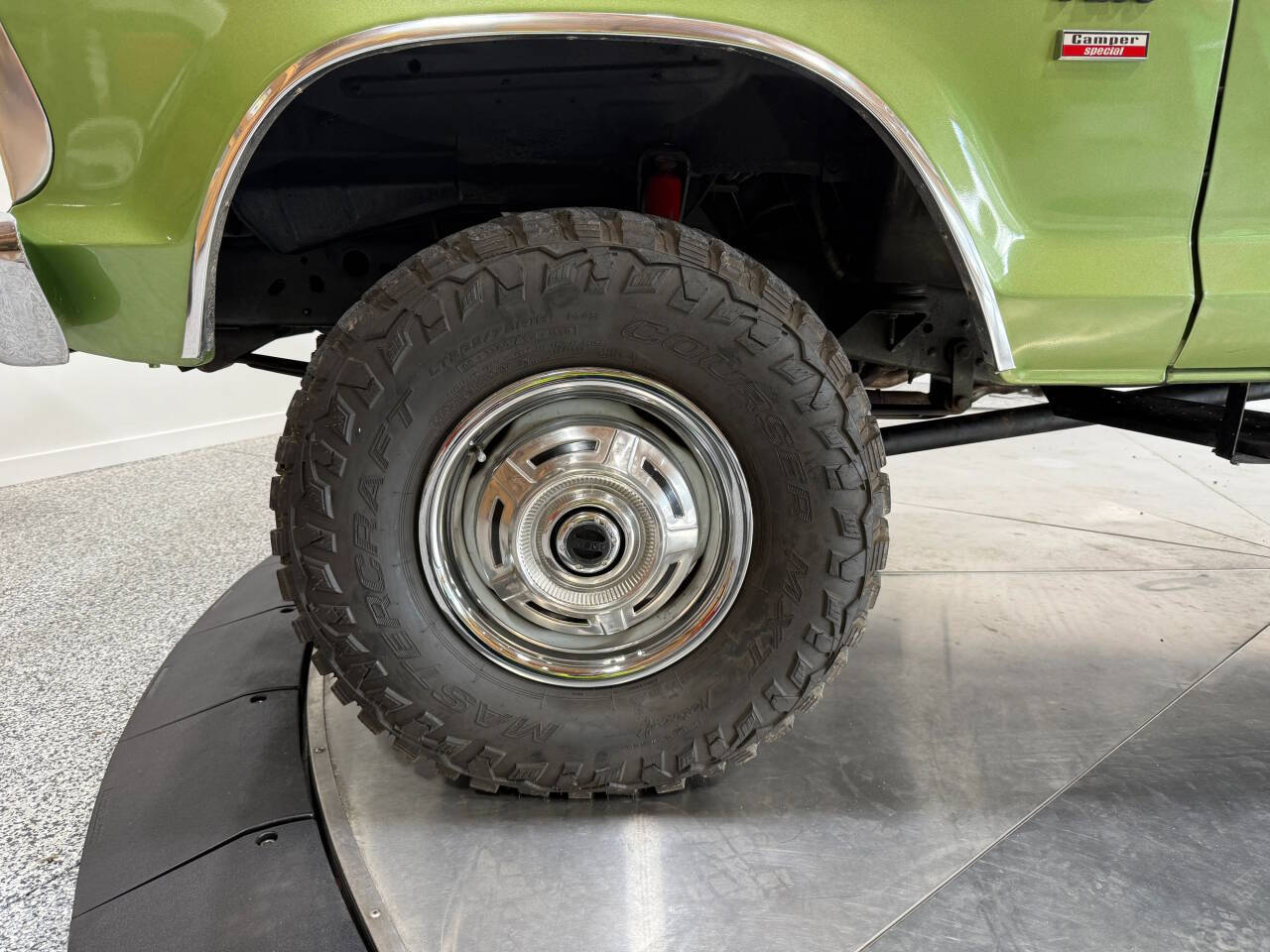 1976 Ford F-250 32