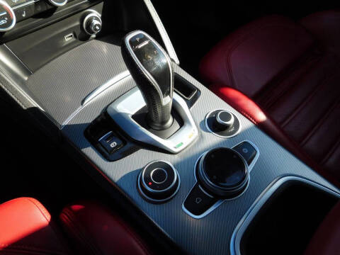 2022 Alfa Romeo Stelvio Veloce