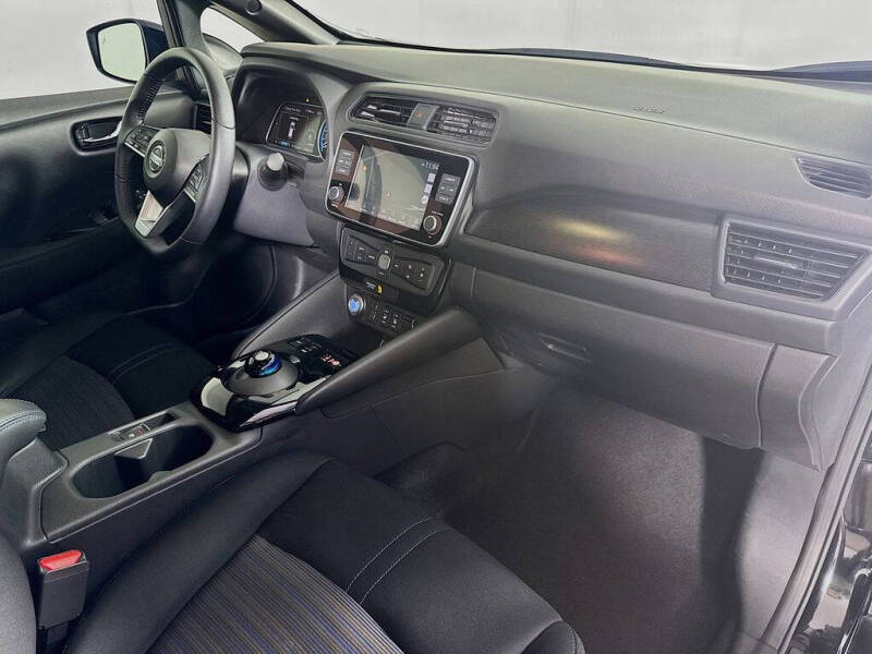 2022 Nissan LEAF SV PLUS