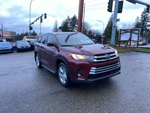2014 Toyota Highlander for sale at KARMA AUTO SALES in Federal Way WA