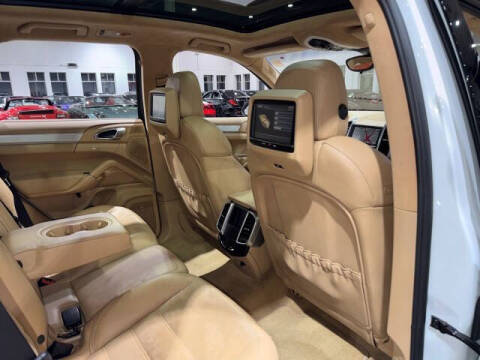 2013 Porsche Cayenne GTS