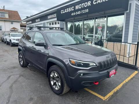 2019 Jeep Cherokee for sale at CLASSIC MOTOR CARS in West Allis WI