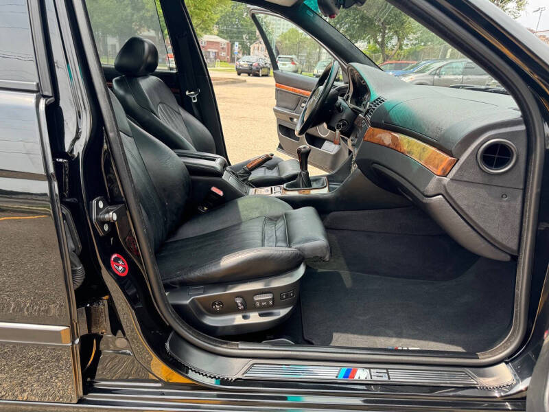 2000 BMW M5