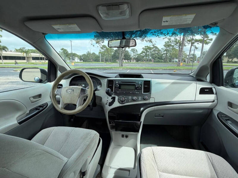 2014 Toyota Sienna L 7-Passenger