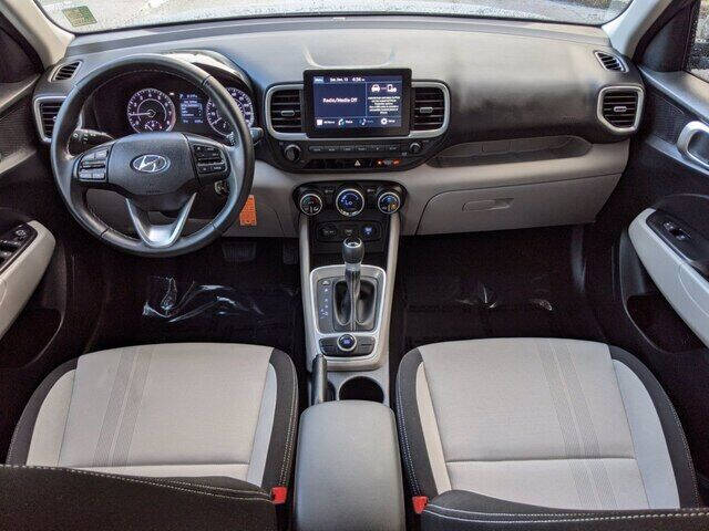 2020 Hyundai Venue SEL