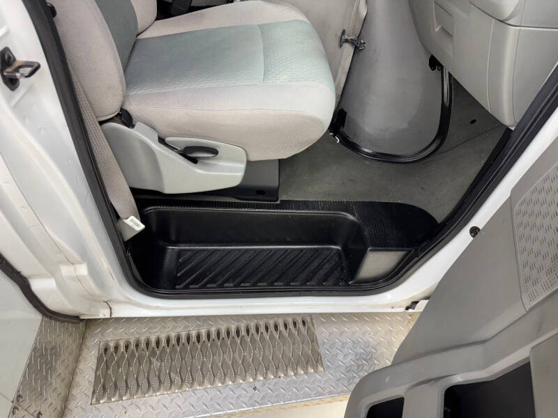 2010 Ford E-Series E-450 SD