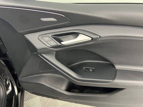 2025 Audi Q6 e-tron quattro Premium Plus