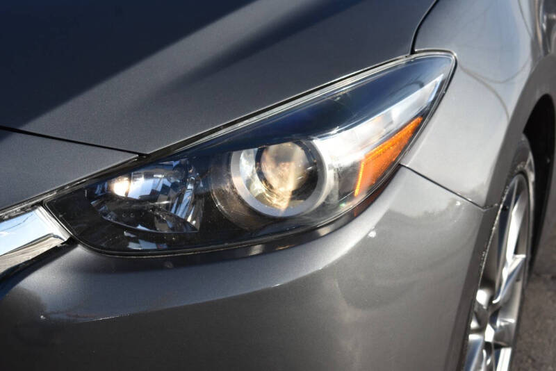 2018 Mazda MAZDA3 Touring