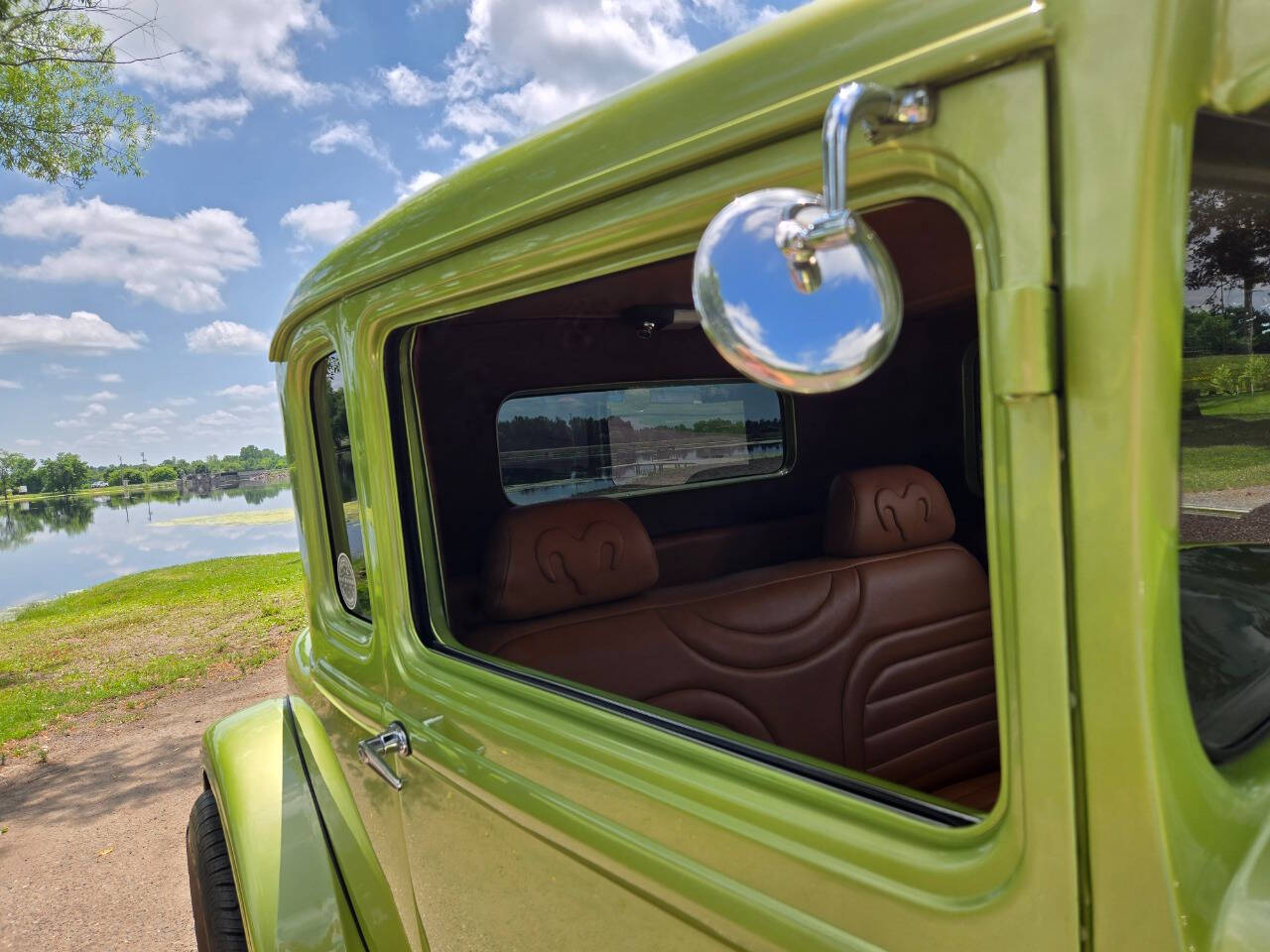 1930 Dodge 5-Window Coupe 114