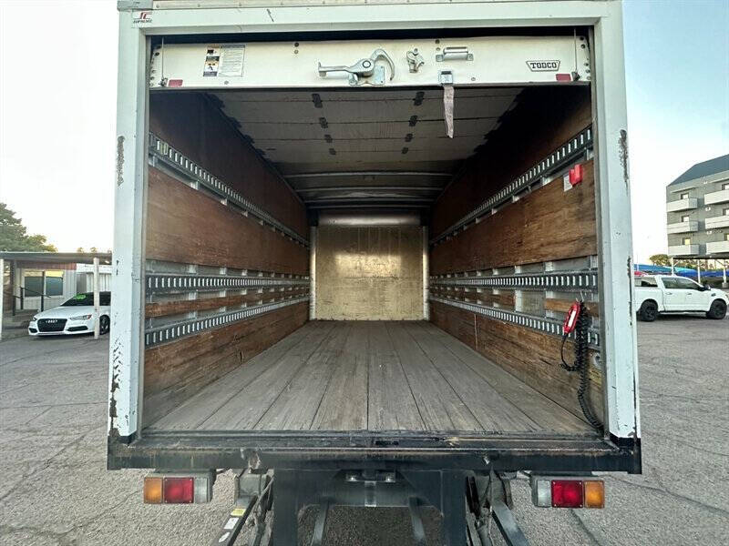 2009 Isuzu NPR