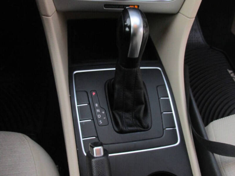 2017 Volkswagen Passat 1.8T S