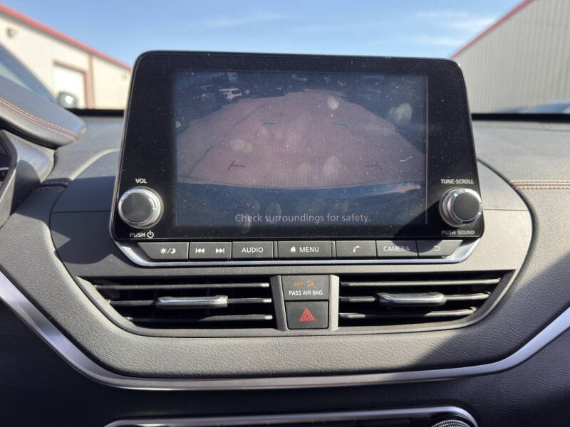 2022 Nissan Altima 2.5 SR