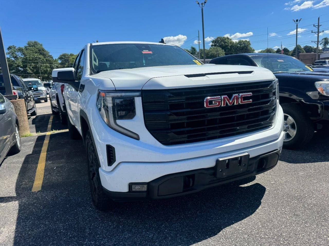 White 2022 GMC Sierra 1500 Elevation 2