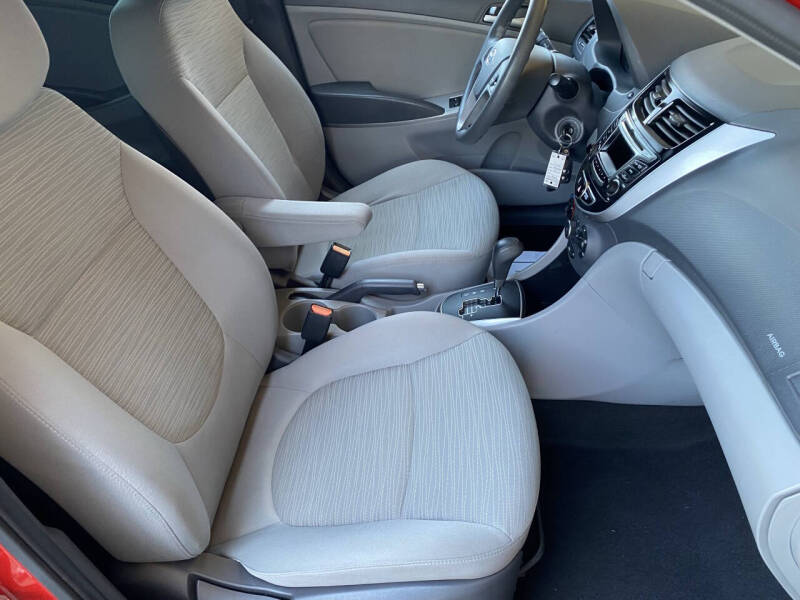 2016 Hyundai Accent SE