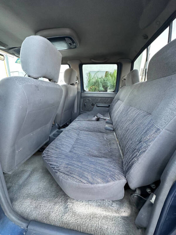 2000 Nissan Frontier XE