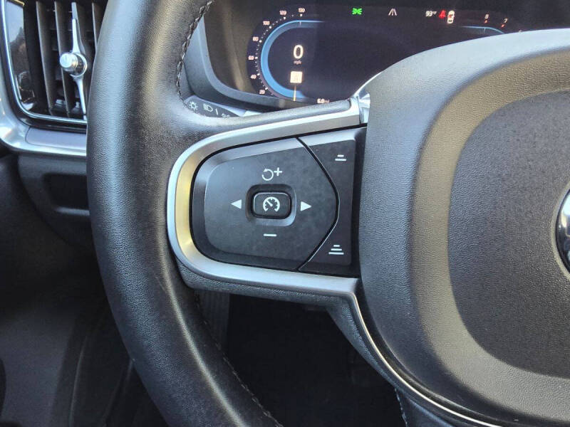 2024 Volvo S60 B5 Core Dark Theme