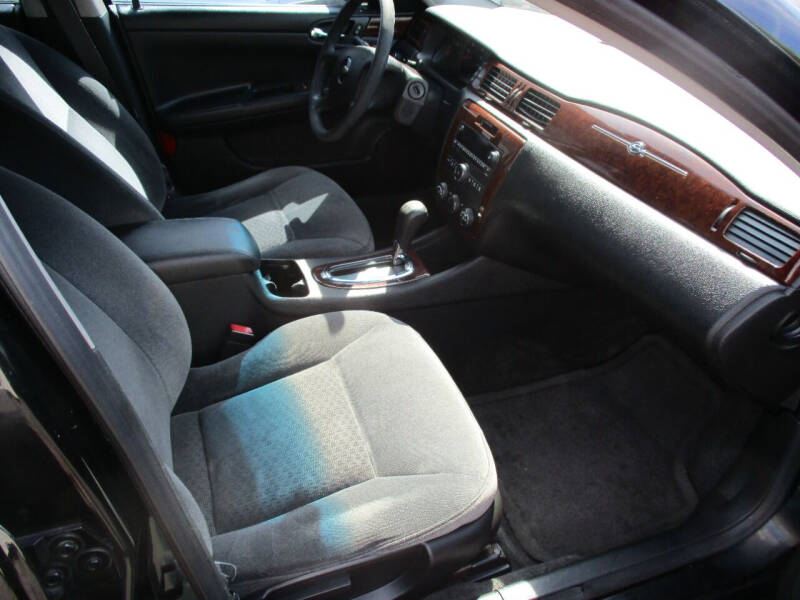 2011 Chevrolet Impala 1FL photo 6