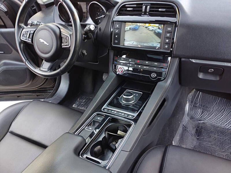 2018 Jaguar F-PACE 30t Premium