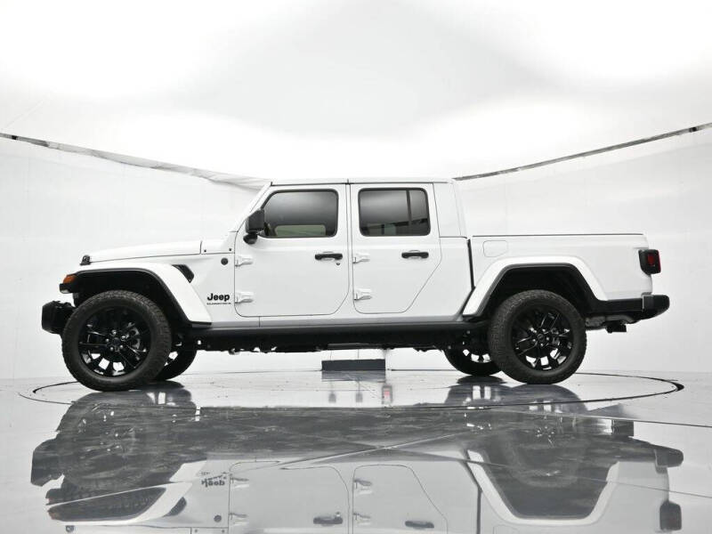 2025 Jeep Gladiator NightHawk