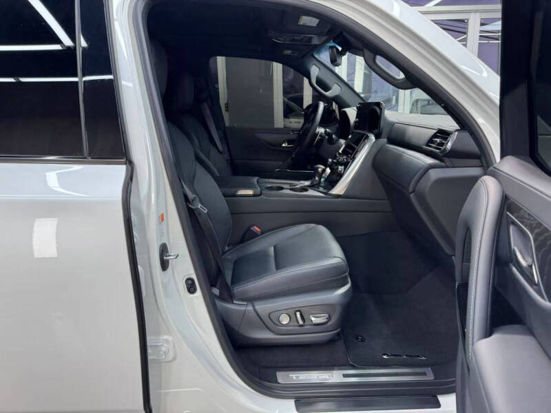 2024 Lexus LX 600 Luxury