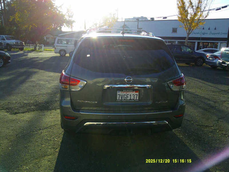 2016 Nissan Pathfinder Platinum