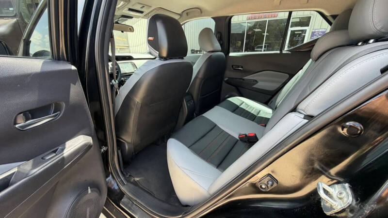 2024 Nissan Kicks SR