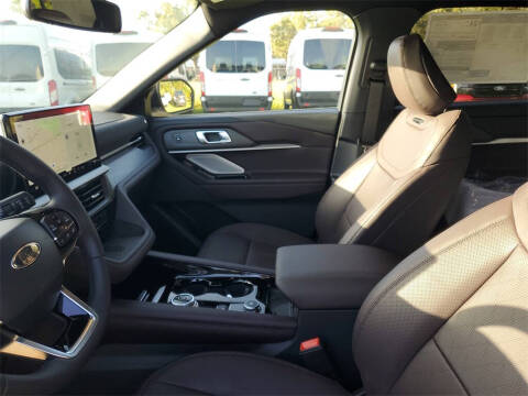 2025 Ford Explorer Platinum