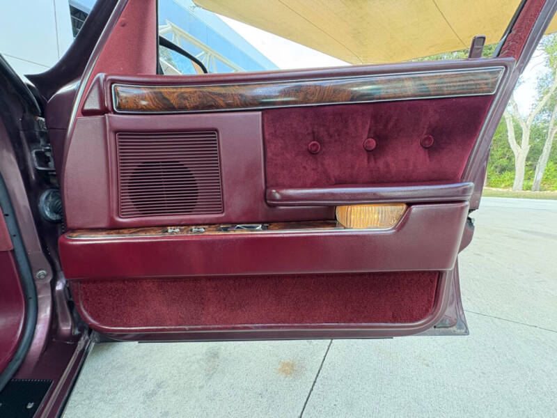 1990 Chrysler New Yorker