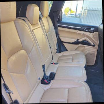 2018 Porsche Cayenne Platinum Edition