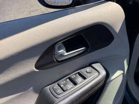 2017 Chrysler Pacifica Touring-L Plus