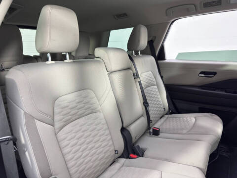 2022 Nissan Pathfinder SV