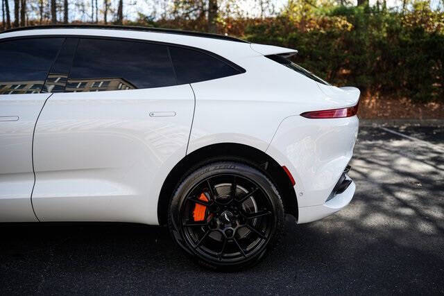 2022 Aston Martin DBX