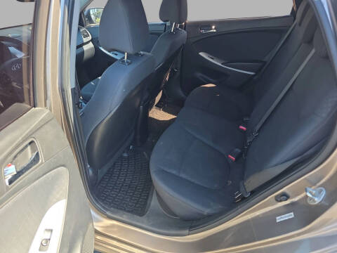 2013 Hyundai Accent SE