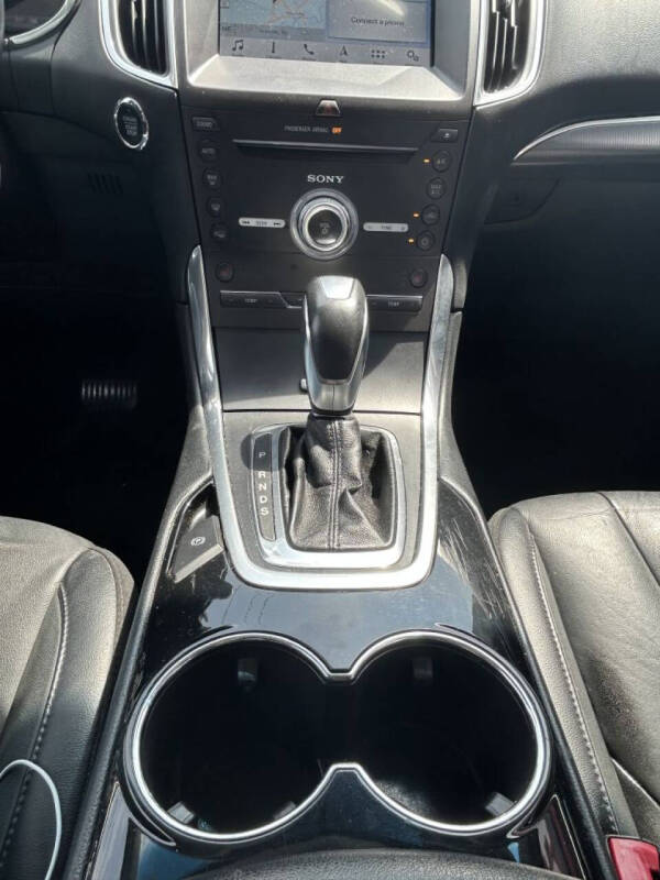 2017 Ford Edge Titanium