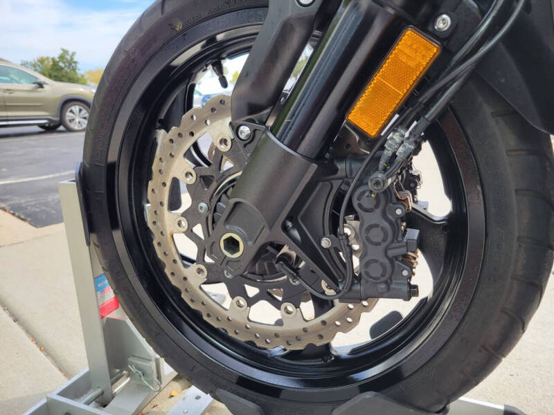 2020 Yamaha VMAX Matte Raven Black