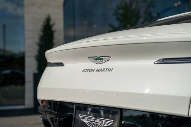 2019 Aston Martin DB11 8