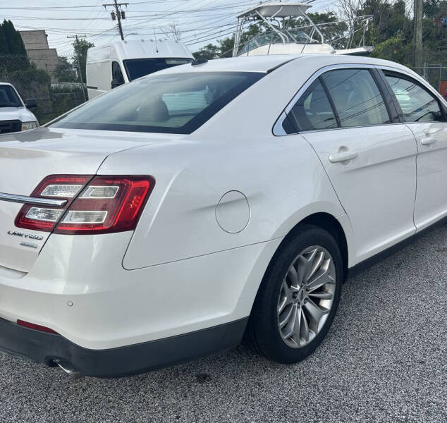 2015 Ford Taurus Limited