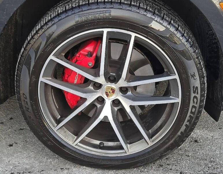 2023 Porsche Macan S