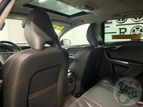 2016 Volvo V60 Cross Country T5 Platinum